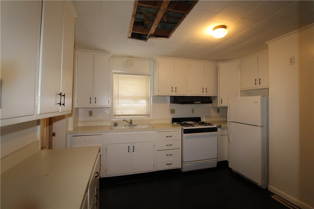 59 Griffith Street Corning, NY 14830 - Photo 7 of 25 Kitchen 1st floor