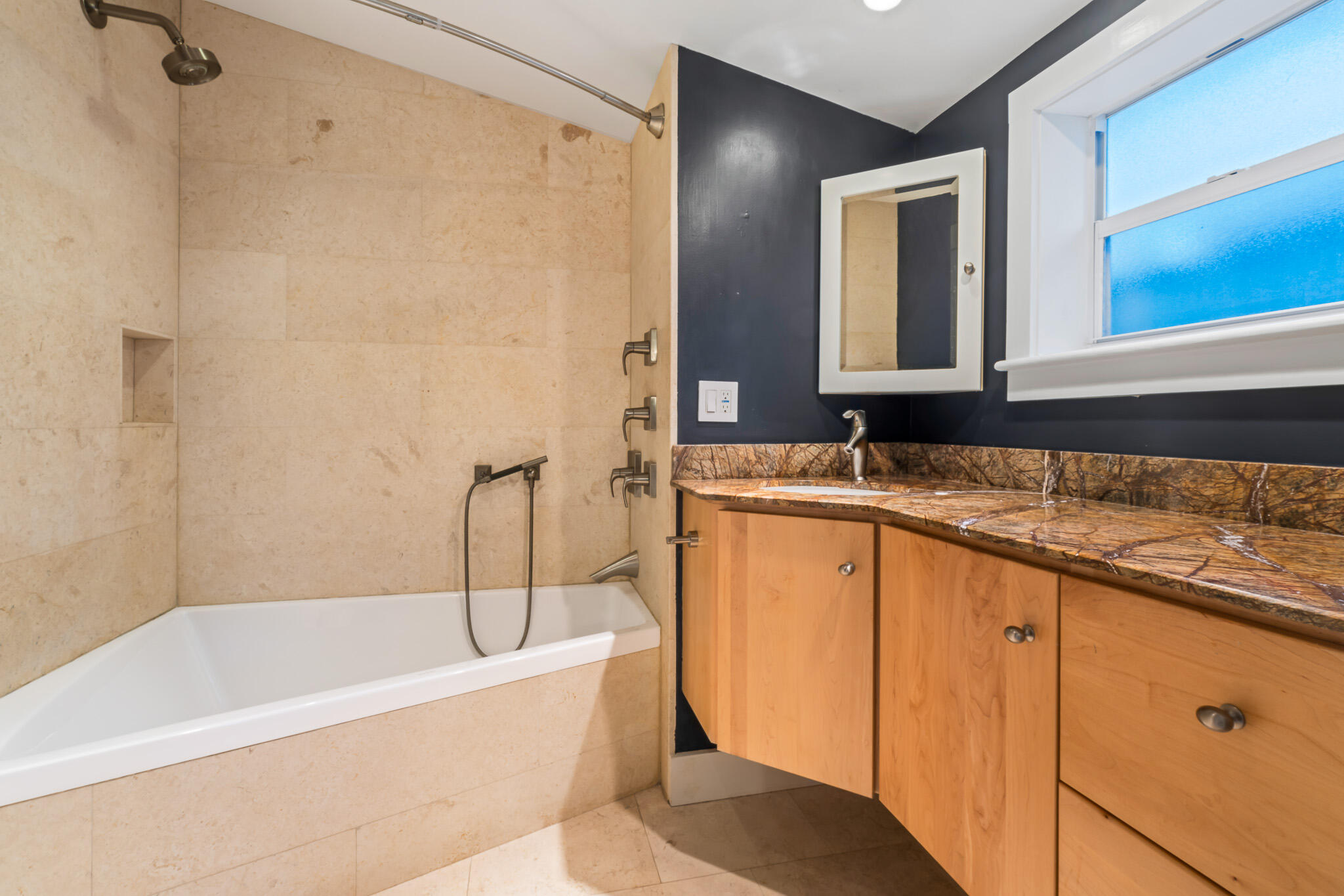 1120 Seminary Street Key West, FL 33040 - Photo 22 of 42 Bathroom 2