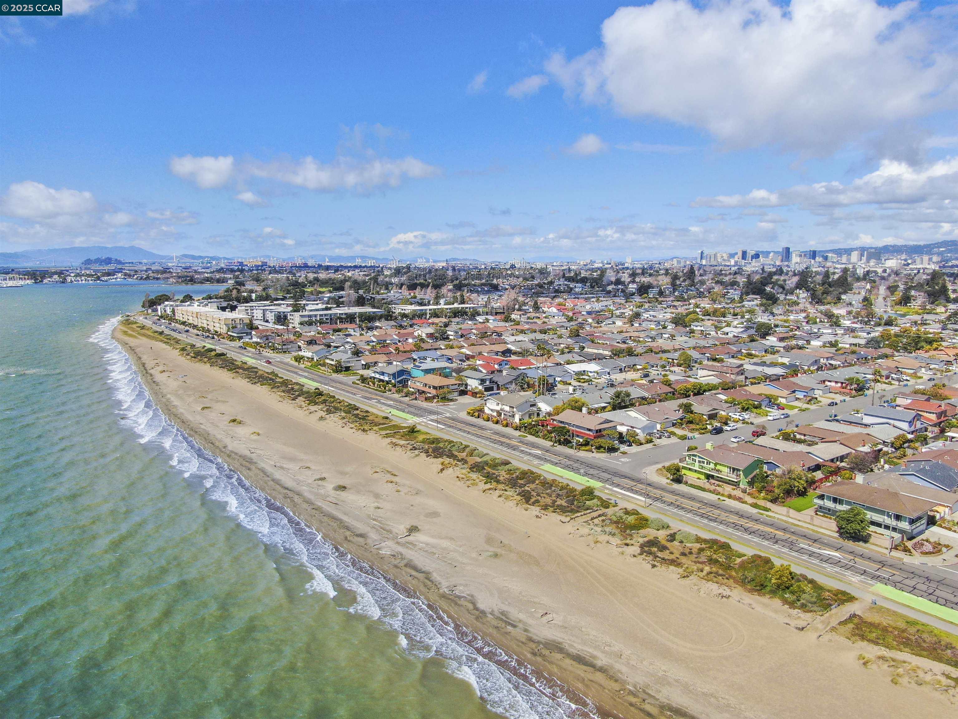 404 Coral Reef Road Alameda, CA 94501 - Photo 4 of 33 a view of a city