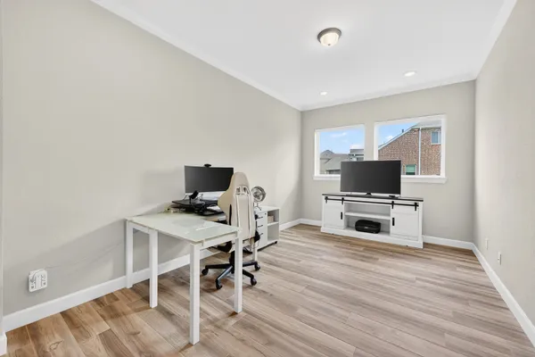 a view of a livingroom with furniture and a livingroom