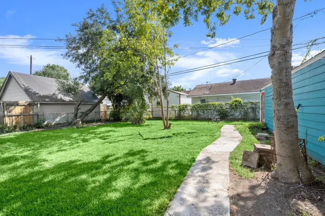 $1,695 | 6438 Pinehurst Drive, Houston, TX 77023