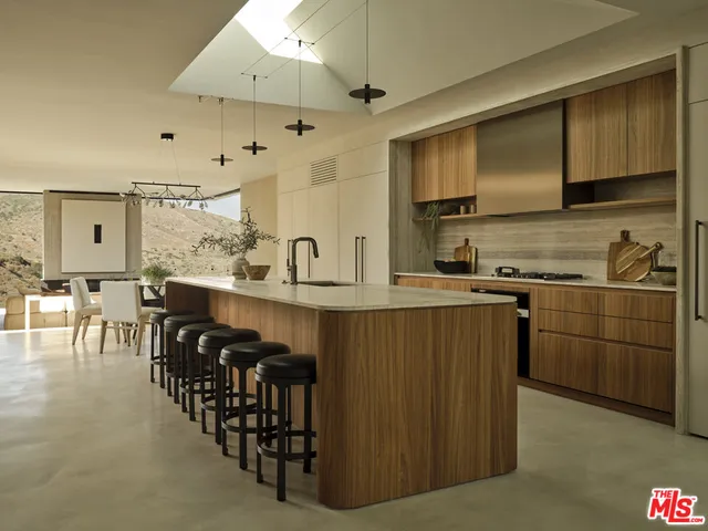 $5,795,000 | 5684 Calpine Drive, Malibu, CA 90265