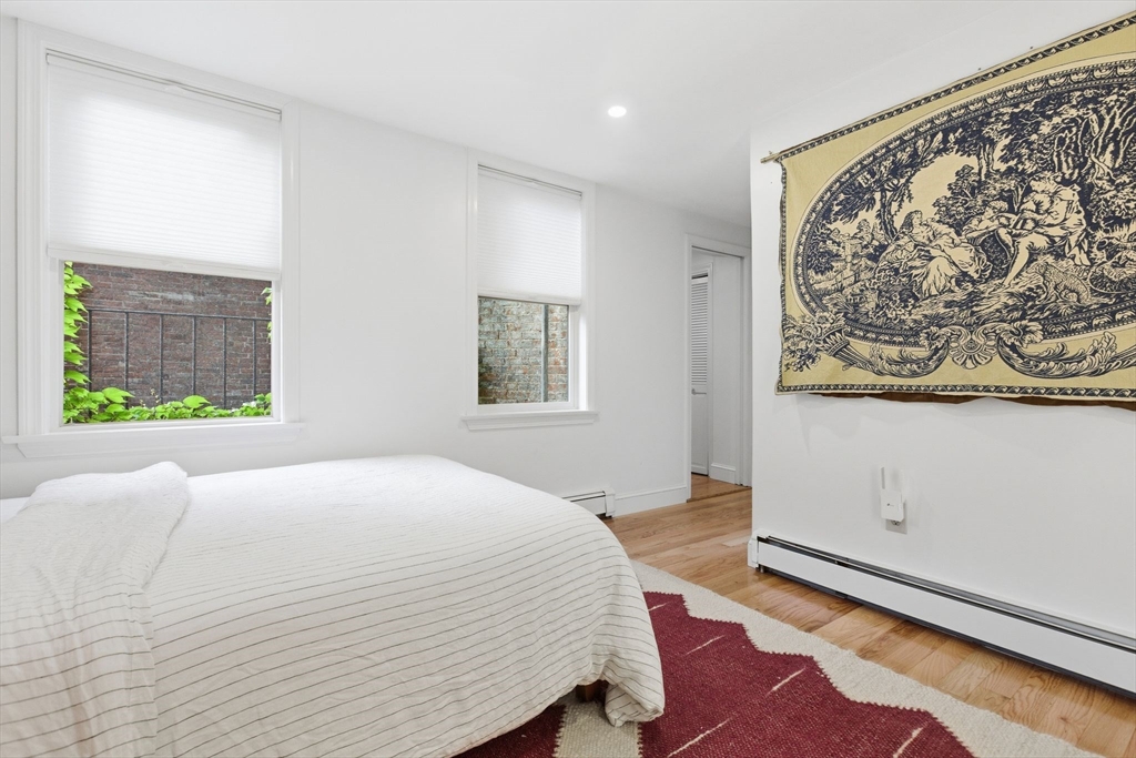 4 Derne Street, Unit 2 Boston, MA 02114 - Photo 18 of 32