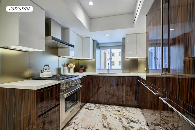 $9,750,000 | 870 5th Avenue, Unit 14E | Lenox Hill