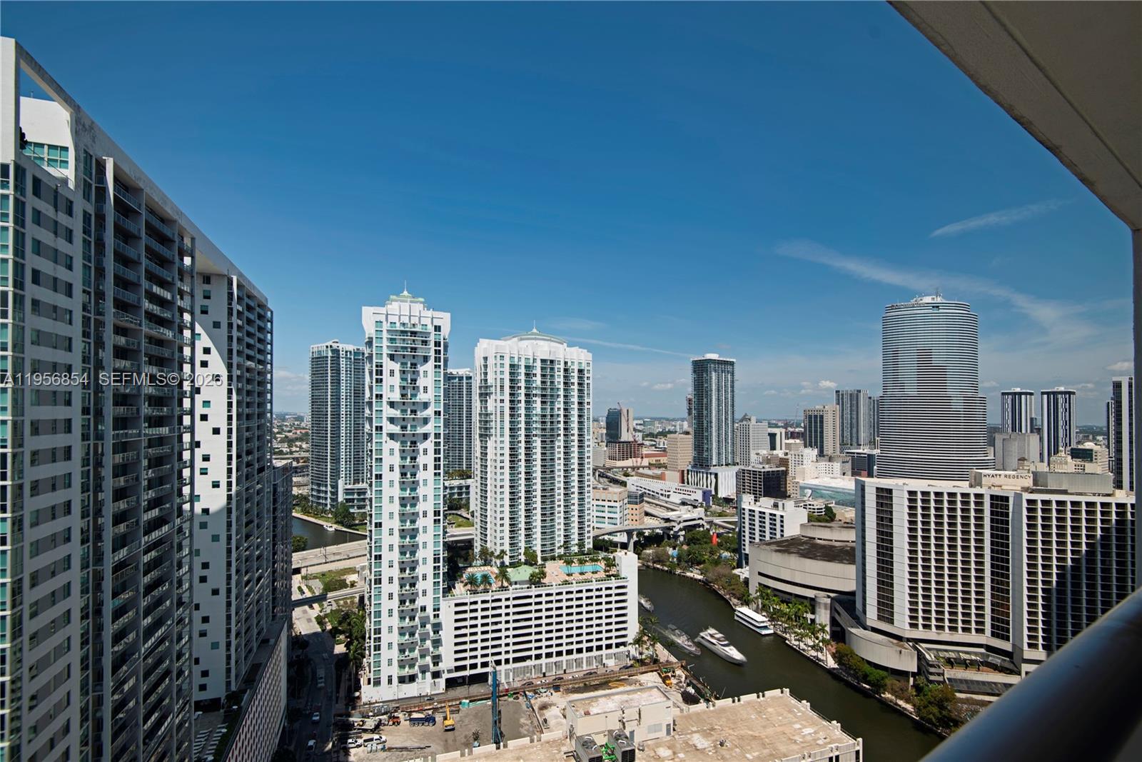 485 Brickell Avenue, Unit 3208 Miami, FL 33131 - Photo 10 of 29 a view of city from balcony