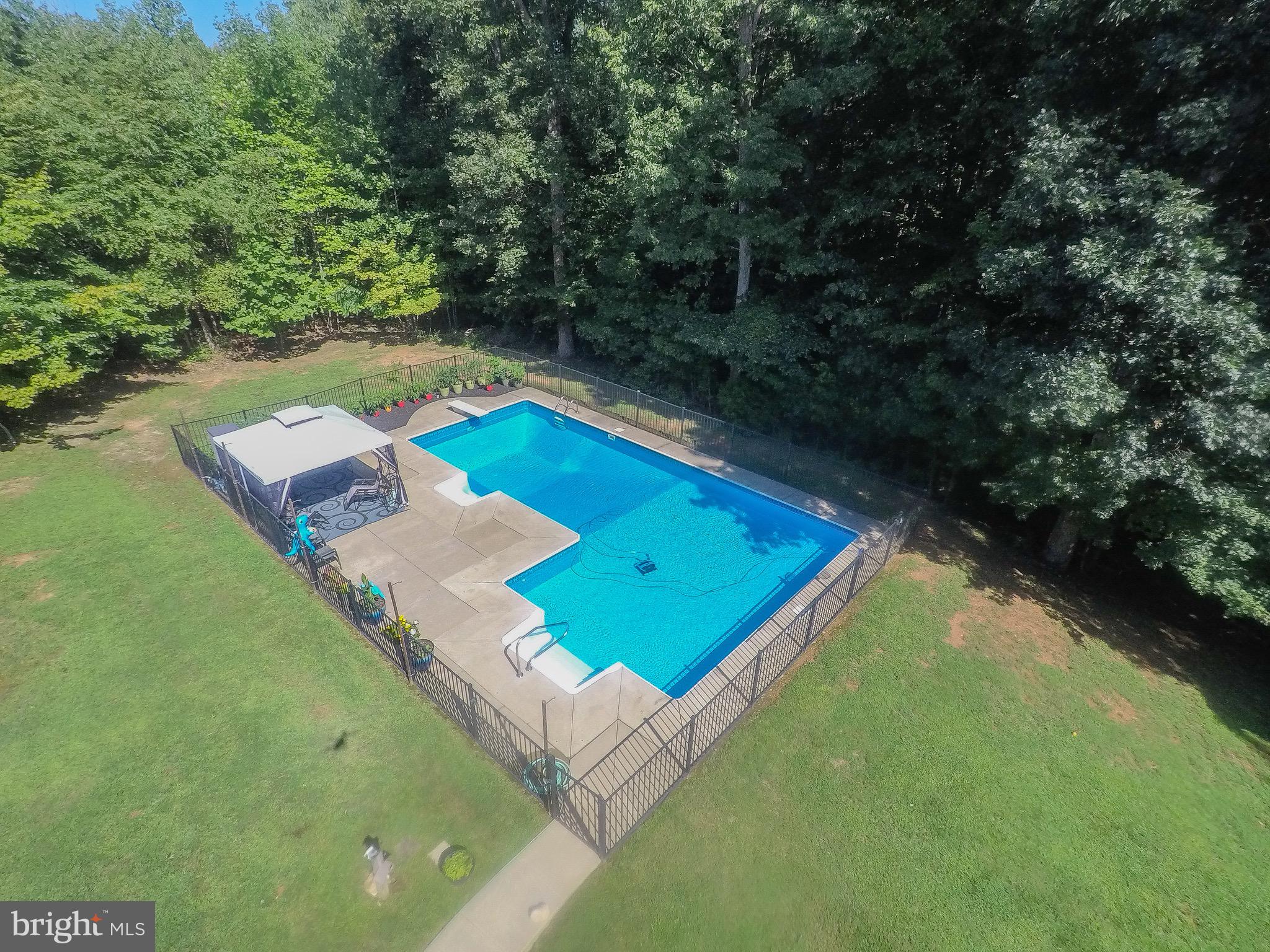 2 Ridgeview Circle Fredericksburg, VA 22406 - Photo 40 of 47 Pool area