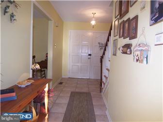 764 Amsterdam Road Mount Laurel, NJ 08054 - Photo 2 of 12 Foyer