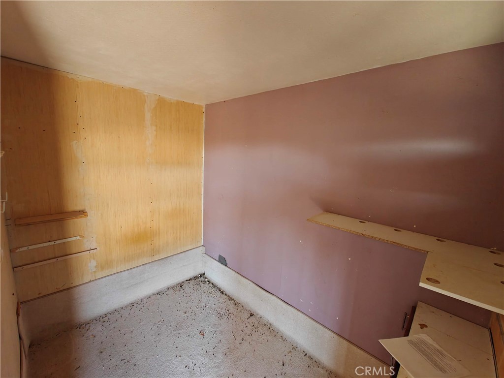 31576 Emerald Road Lucerne Valley, CA 92356 - Photo 20 of 44 a view of small space