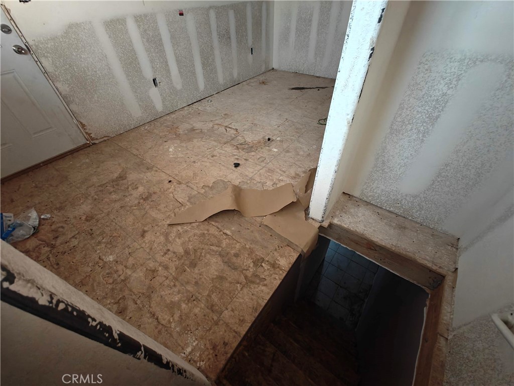 31576 Emerald Road Lucerne Valley, CA 92356 - Photo 8 of 44 a view of wooden floor