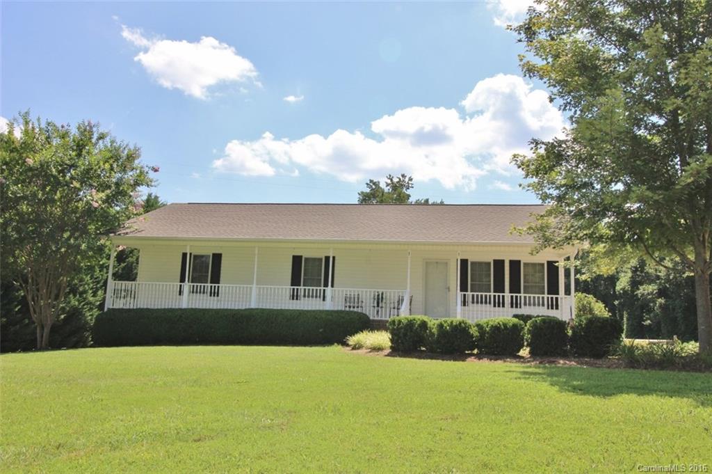 2883 Greenleaf Road Clover, SC 29710 - Photo 4 of 22