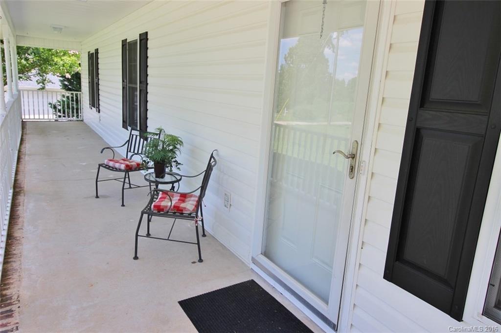 2883 Greenleaf Road Clover, SC 29710 - Photo 5 of 22