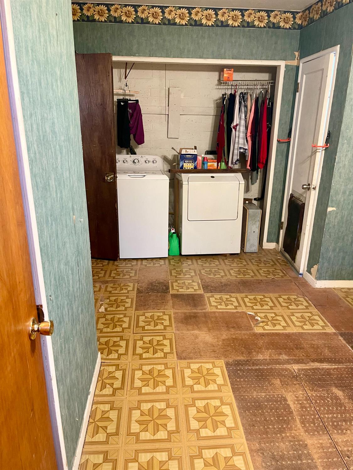 1736 6th Street Concord, CA 94519 - Photo 49 of 64 a utility room with dryer and washer