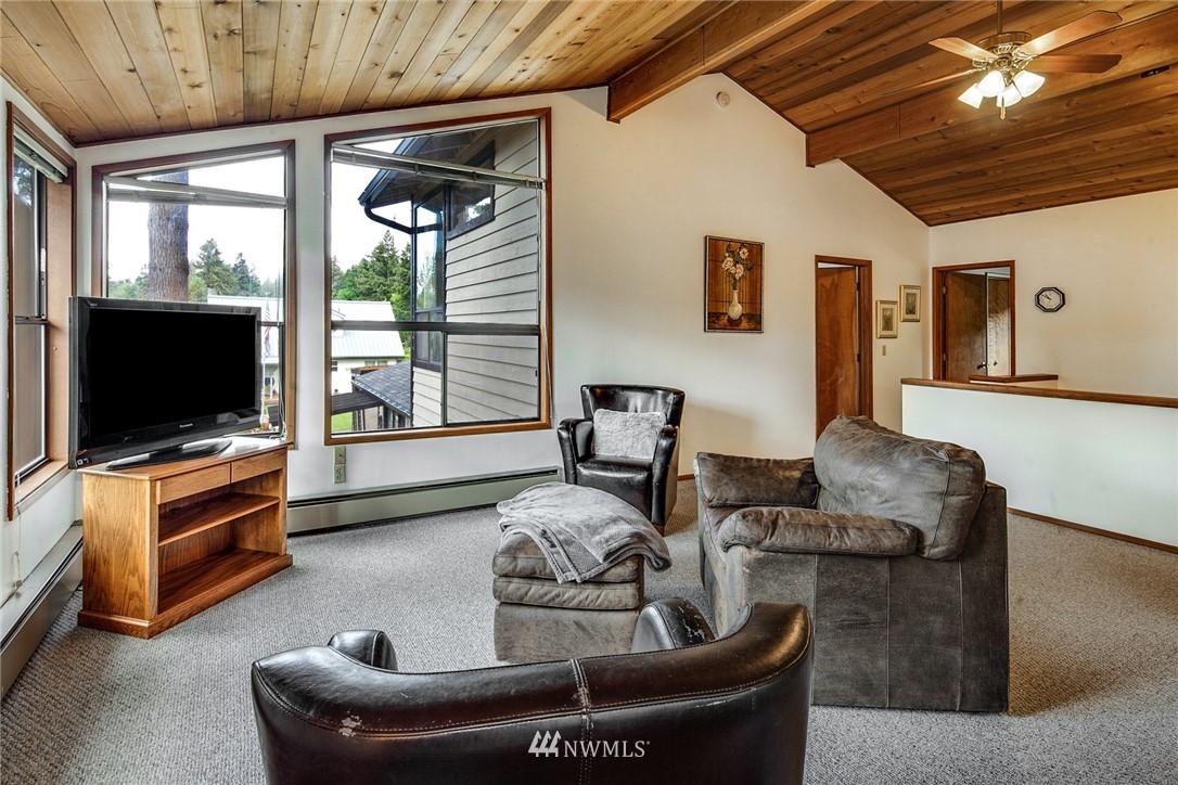 14515 Southeast 139th Place Renton, WA 98059 - Photo 17 of 35 Gallery Image 17