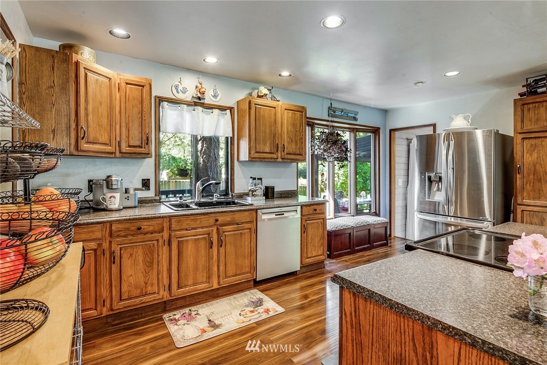 14515 Southeast 139th Place Renton, WA 98059 - Photo 10 of 35 Gallery Image 10