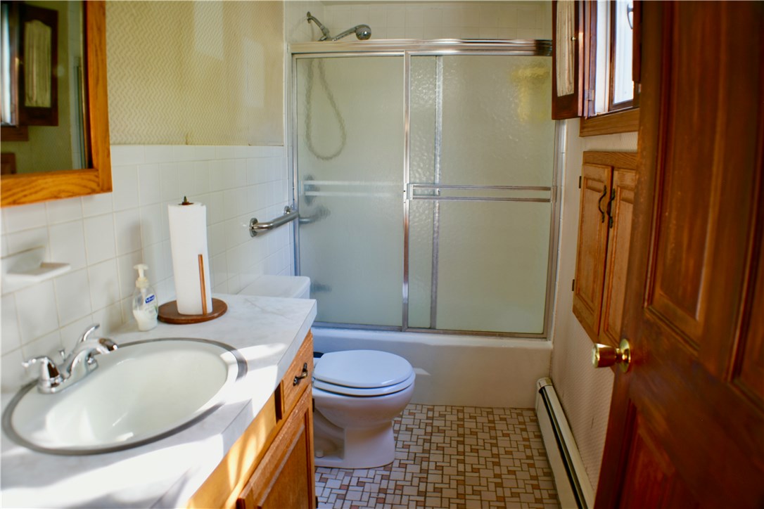 43 Crest Road North Smithfield, RI 02896 - Photo 8 of 13