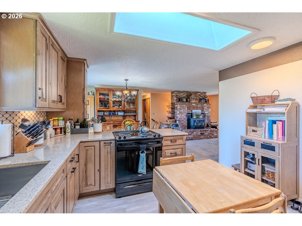 32728 Northeast Chamberlain Road Corbett, OR 97019 - Photo 14 of 45 Kitchen