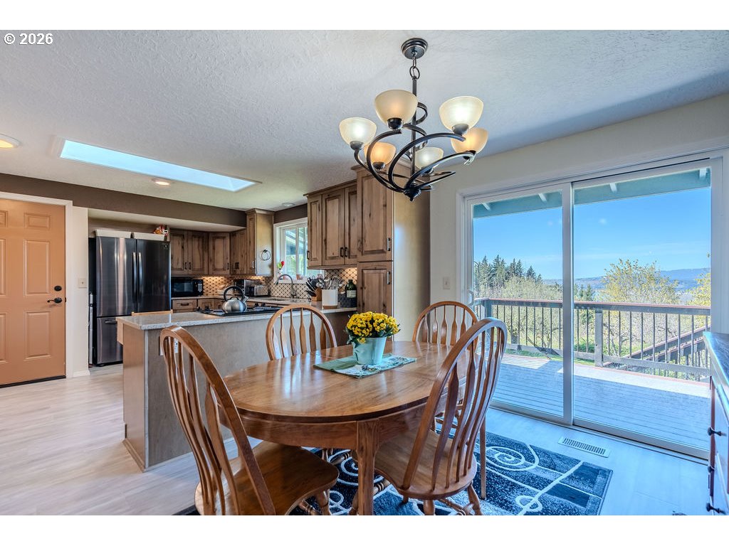 32728 Northeast Chamberlain Road Corbett, OR 97019 - Photo 16 of 45 Kitchen/Dining Room