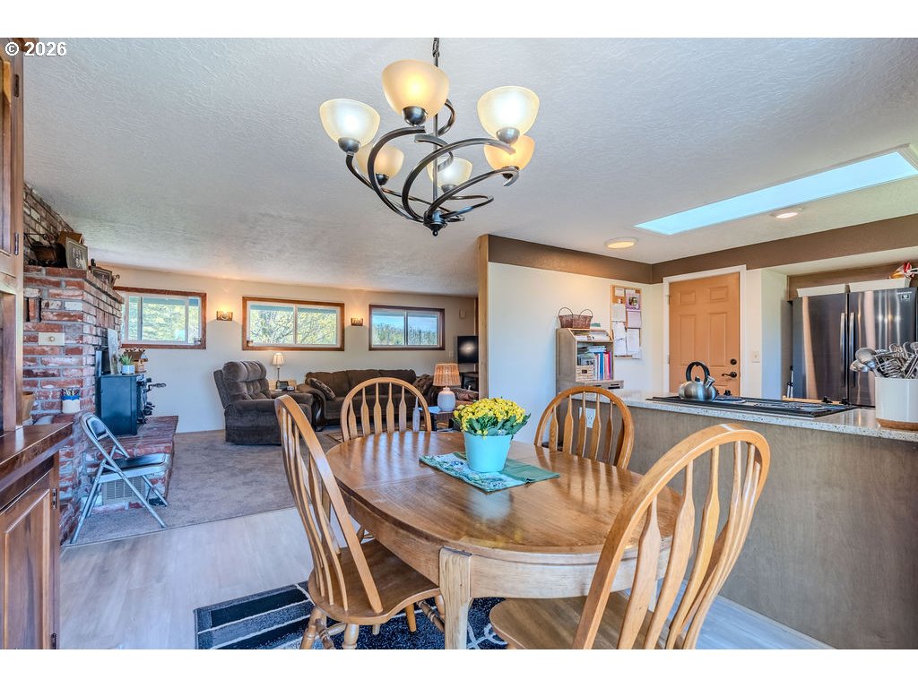 32728 Northeast Chamberlain Road Corbett, OR 97019 - Photo 17 of 45 Dining Area