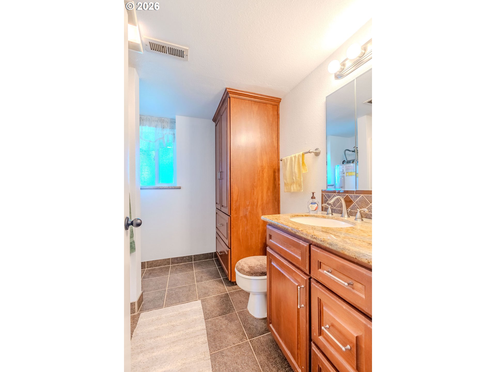 32728 Northeast Chamberlain Road Corbett, OR 97019 - Photo 27 of 45 Bathroom