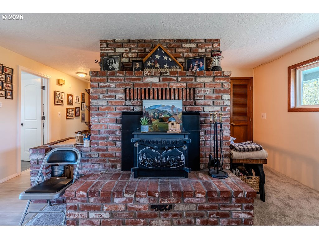 32728 Northeast Chamberlain Road Corbett, OR 97019 - Photo 10 of 45 Fireplace Wood Burning Stove/Insert