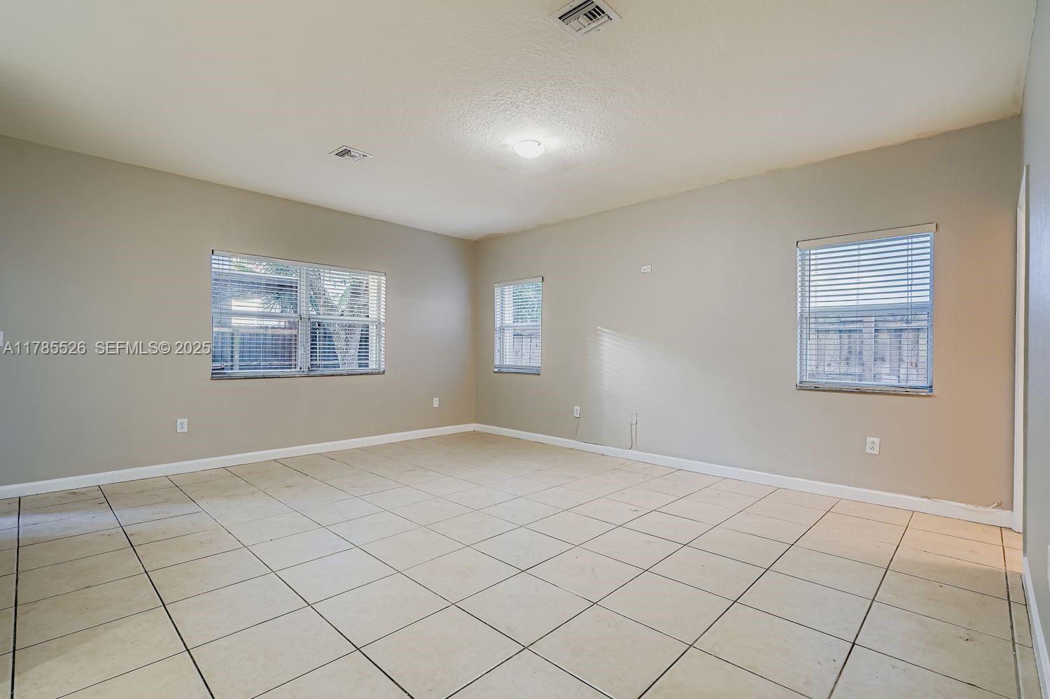 146 Northeast 36th Terrace Homestead, FL 33033 - Photo 12 of 37