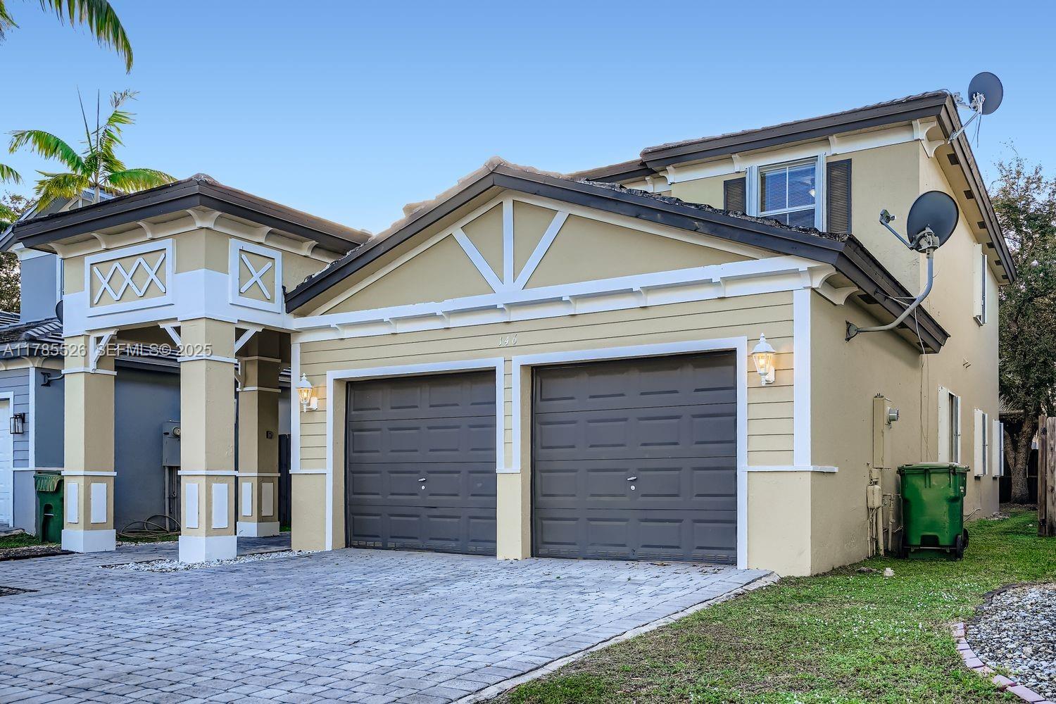 146 Northeast 36th Terrace Homestead, FL 33033 - Photo 2 of 37