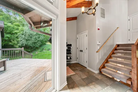 $627,500 | 850 Hillside Drive, Unit GG1, Fontana, WI 53125
