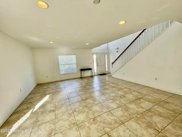 $2,000 | 501 Tortuga Way, Melbourne, FL 32904