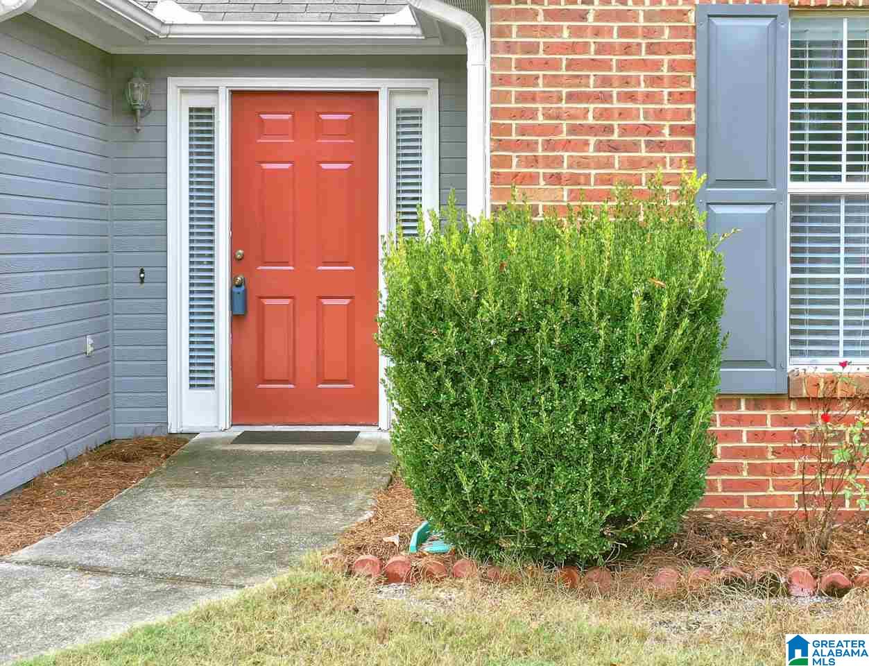 144 Lake Terrace Alabaster, AL 35007 - Photo 2 of 33