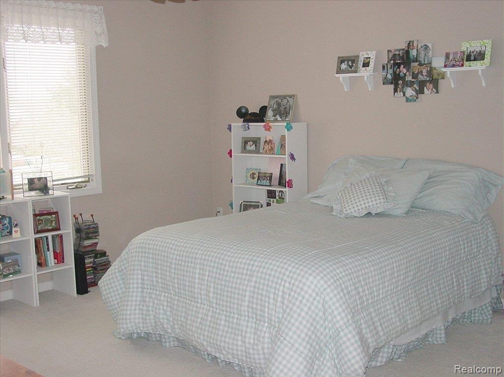 1103 Ridgeway Drive Rochester, MI 48307 - Photo 21 of 25 2nd Bedroom