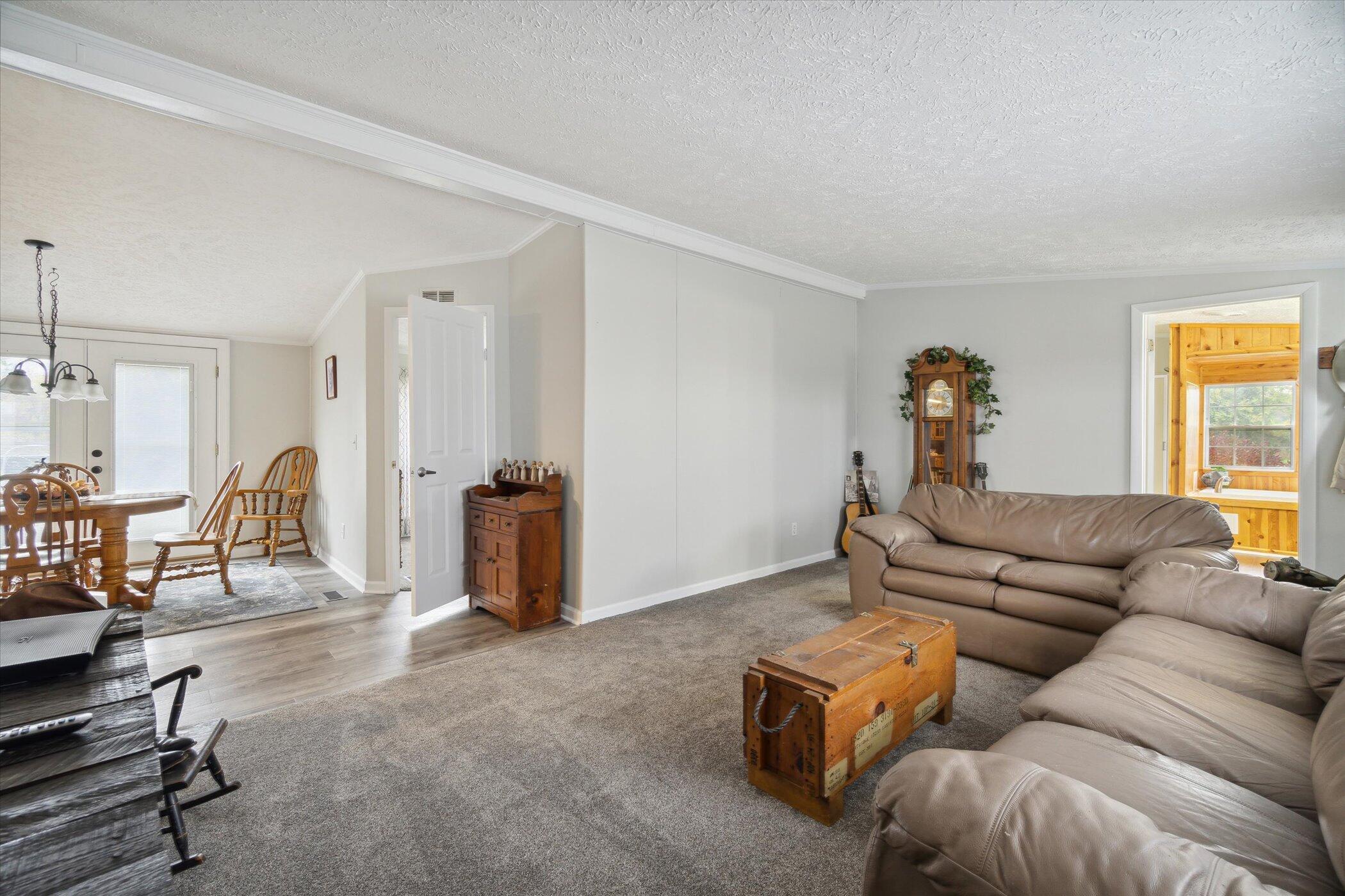 6925 Jones Road Jackson, MI 49201 - Photo 13 of 41 Jones family room 3