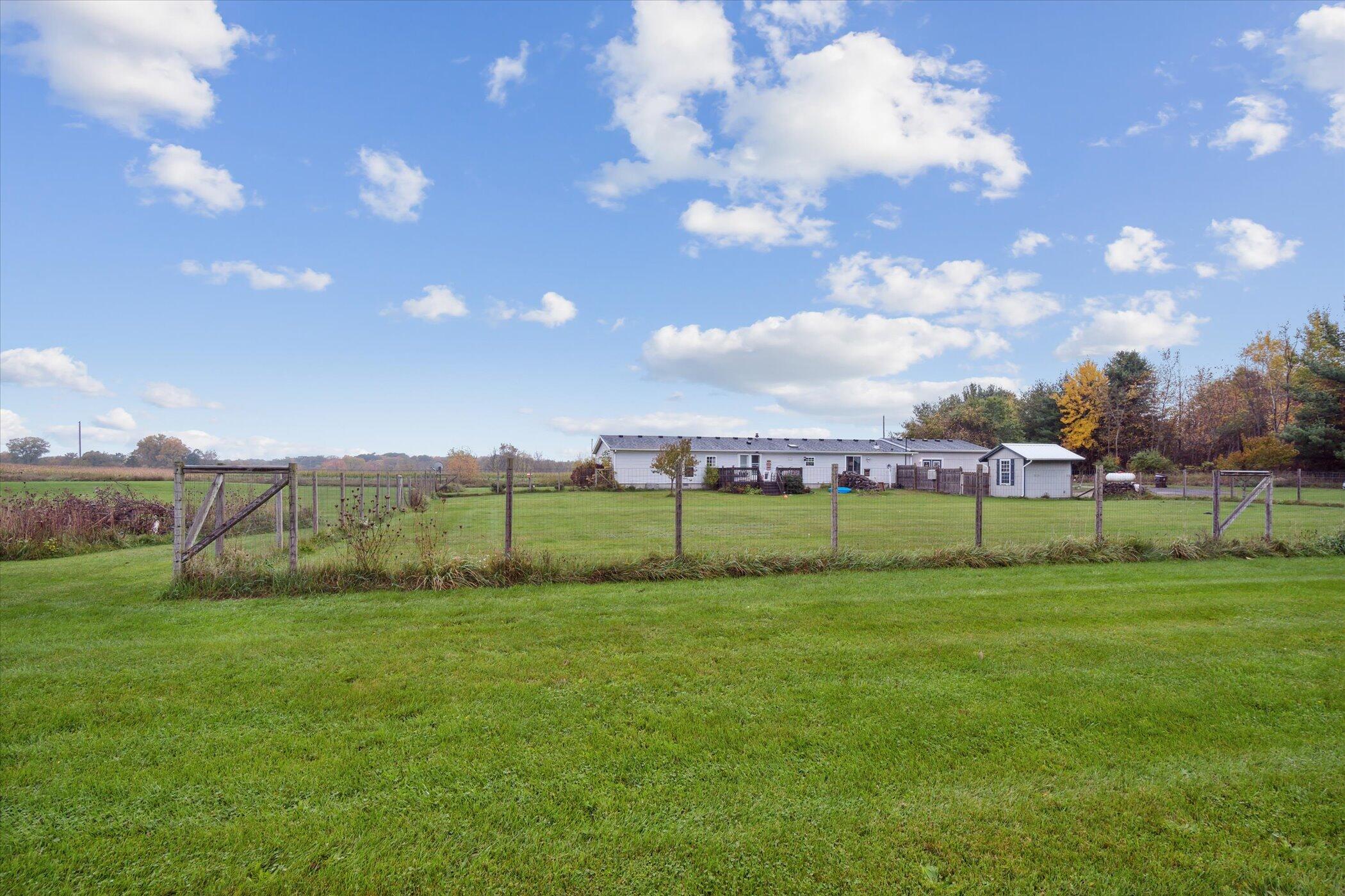 6925 Jones Road Jackson, MI 49201 - Photo 10 of 41 Jones rear