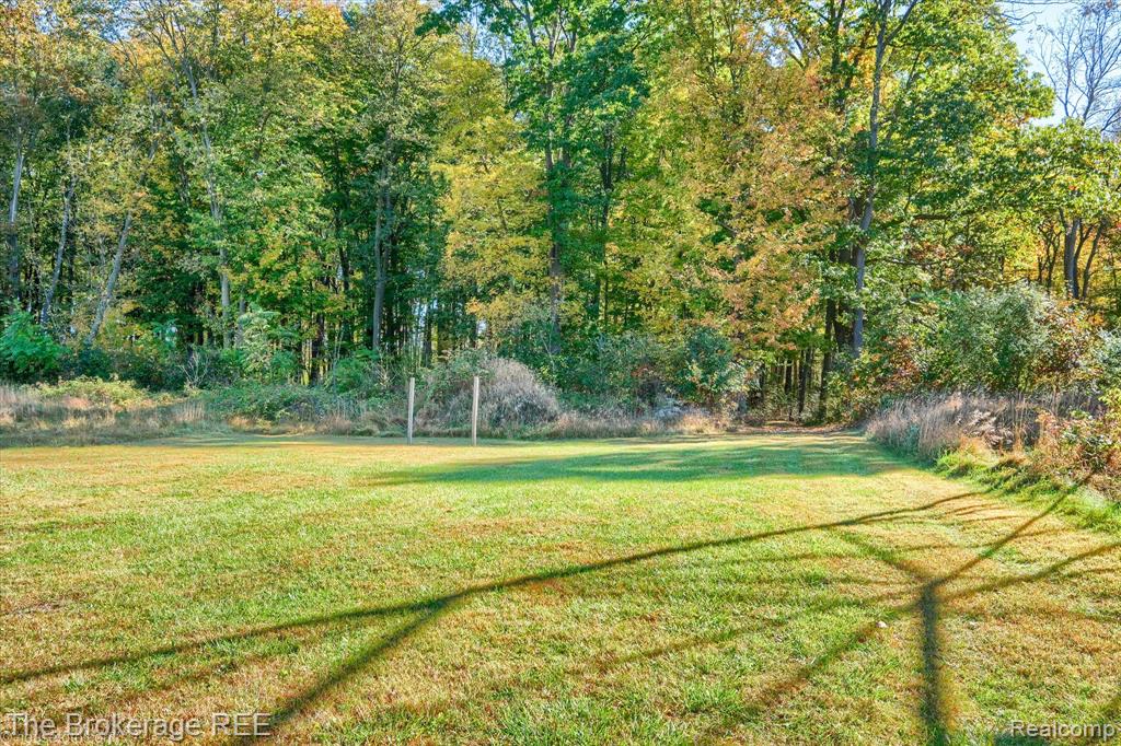 5400 North Center Road Flint, MI 48506 - Photo 17 of 44