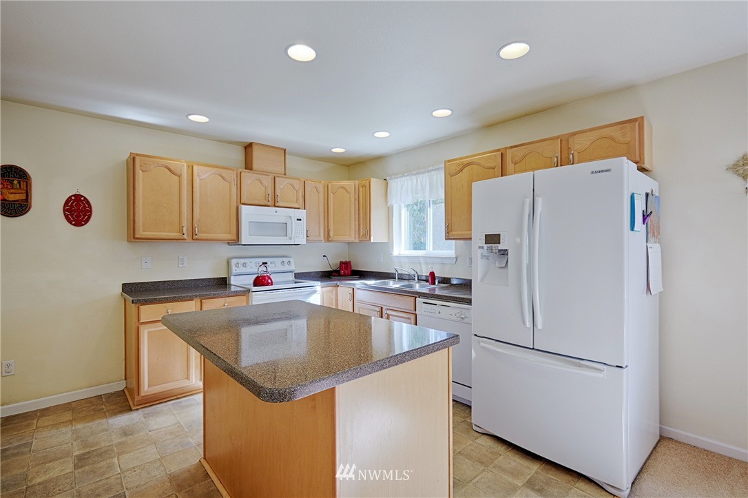 14651 Forest Glen Road Southwest Port Orchard, WA 98367 - Photo 8 of 25 Gallery Image 8