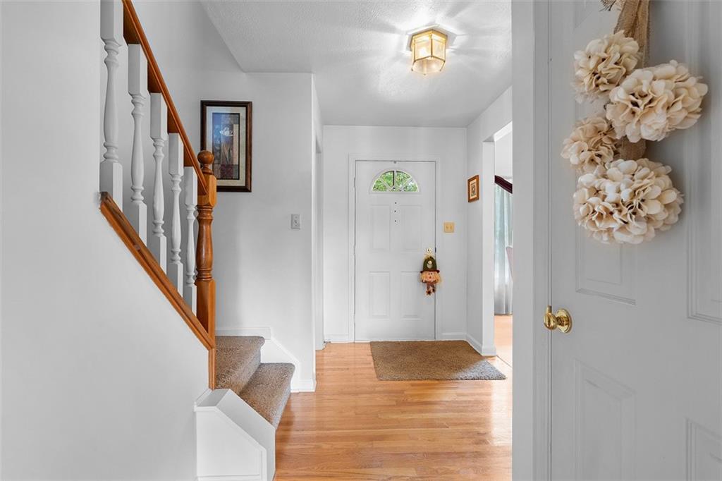 247 Randy Lane Coraopolis, PA 15108 - Photo 4 of 39 a bathroom with a tub and shower