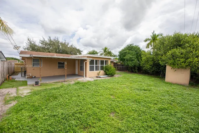 $3,100 | 7720 Northwest 15th Street, Pembroke Pines, FL 33024