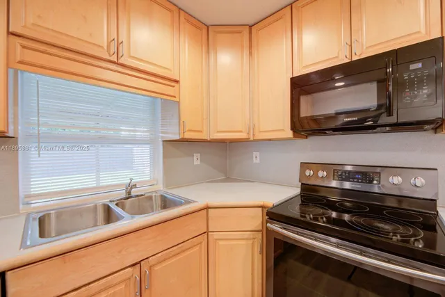 $3,100 | 7720 Northwest 15th Street, Pembroke Pines, FL 33024