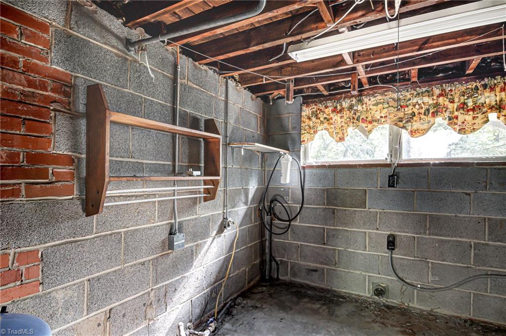 825 Edgemont Road Greensboro, NC 27406 - Photo 22 of 30 Gallery Image 22