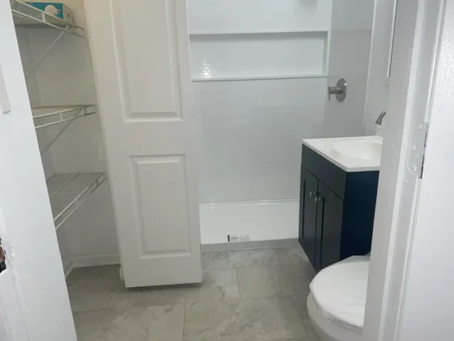 $2,000 | 3611 North Sacramento Avenue, Chicago, IL 60618