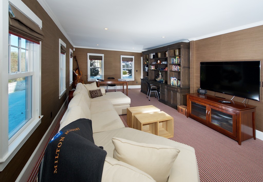 567 Bay Road Duxbury, MA 02332 - Photo 10 of 19 Gallery Image 10