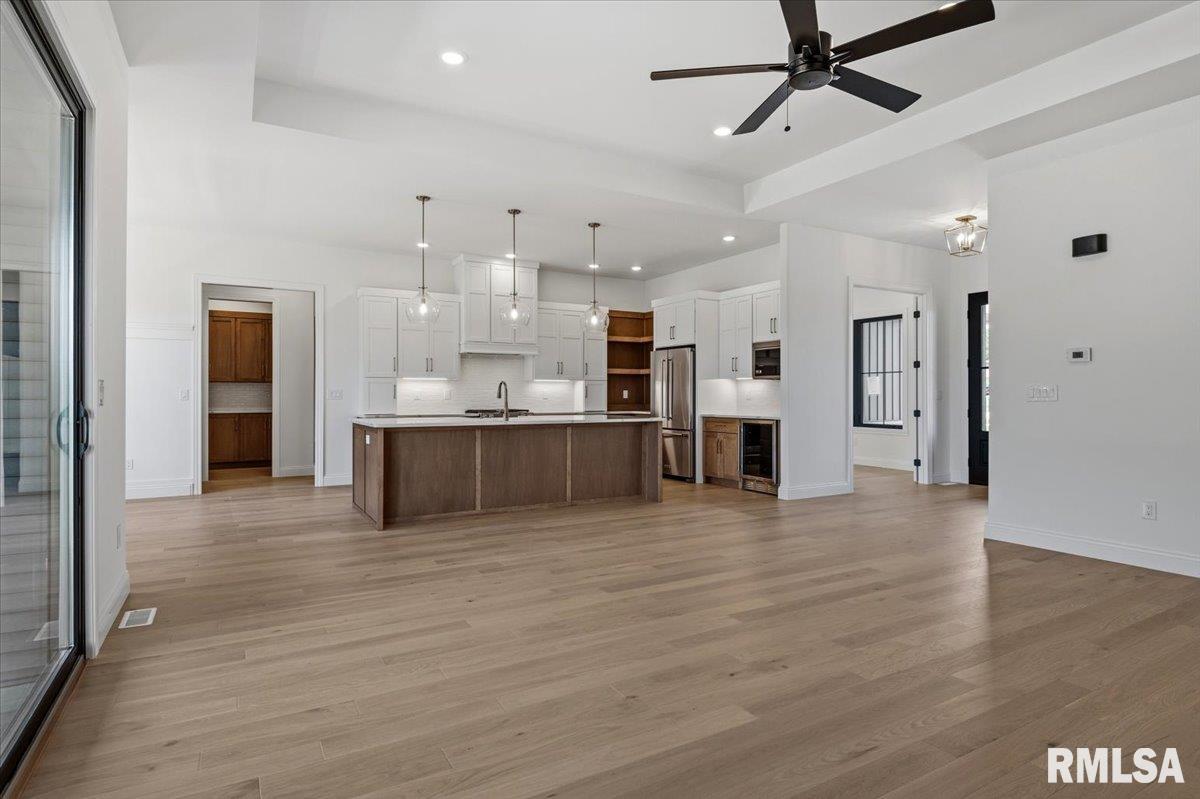4712 Berkshire Crossing Springfield, IL 62711 - Photo 7 of 59