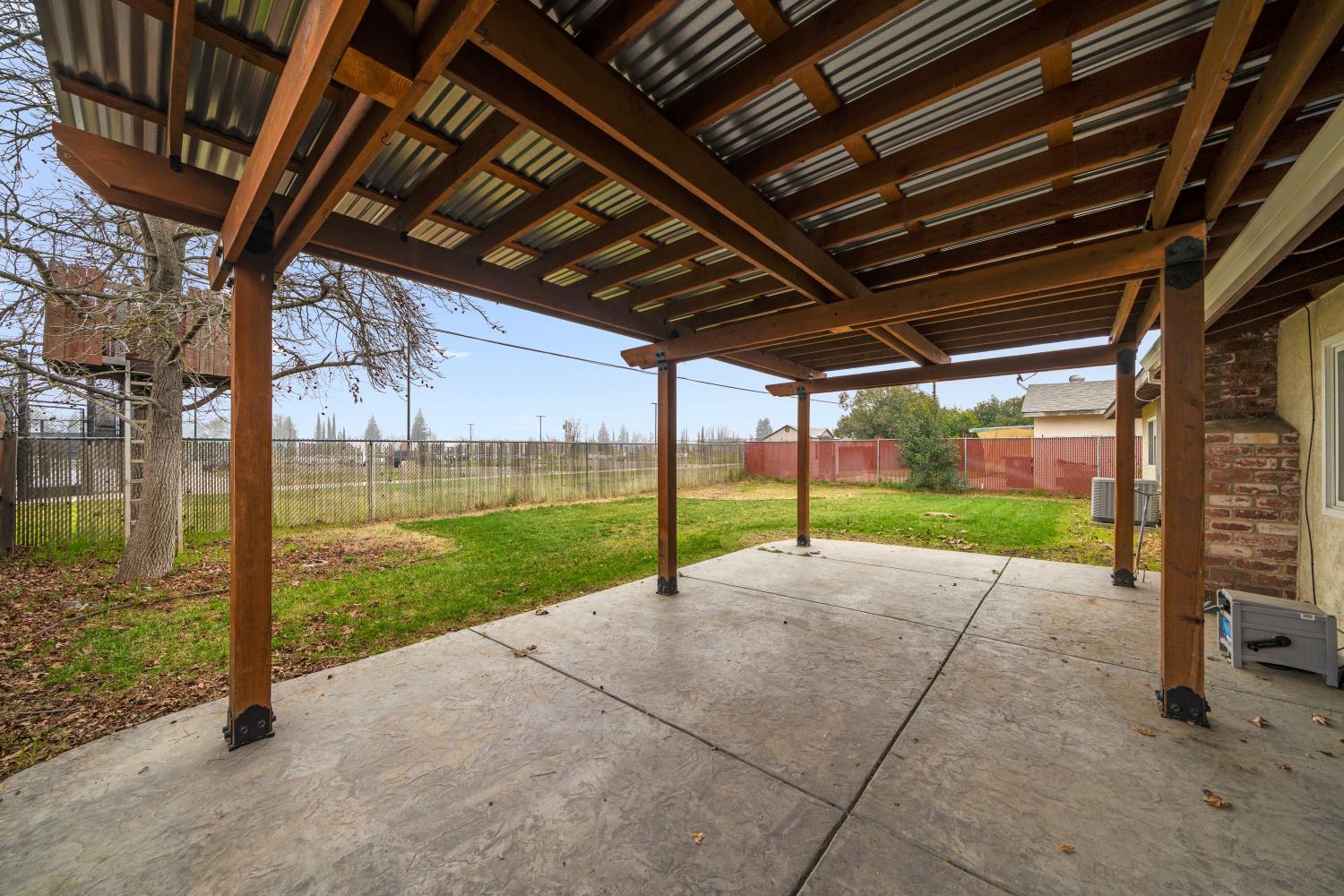 7358 Candlelight Way Citrus Heights, CA 95621 - Photo 36 of 45 a view of a backyard of the house