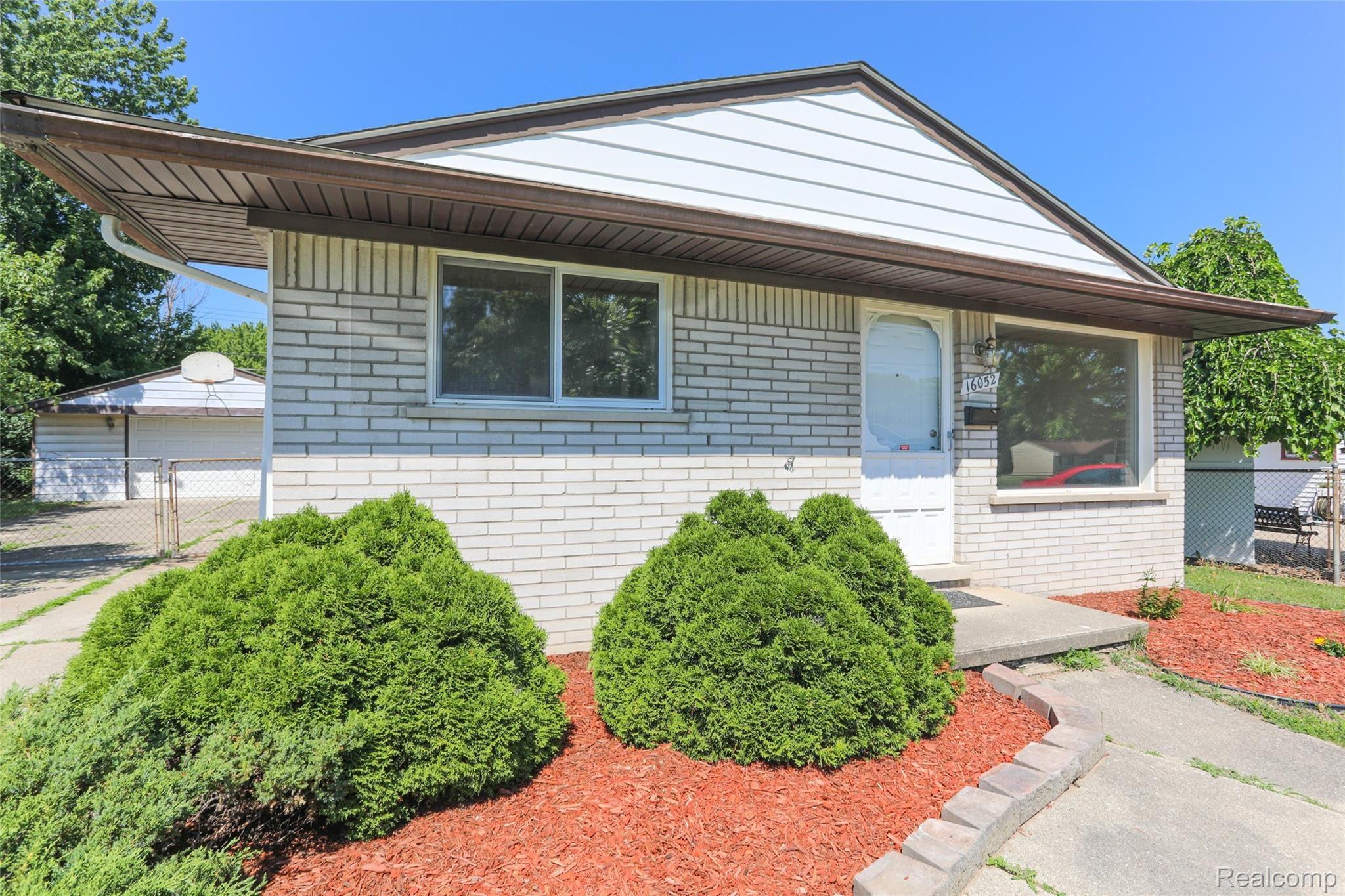 16052 Allen Road Taylor, MI 48180 - Photo 3 of 29 6C9A1867.jpg
