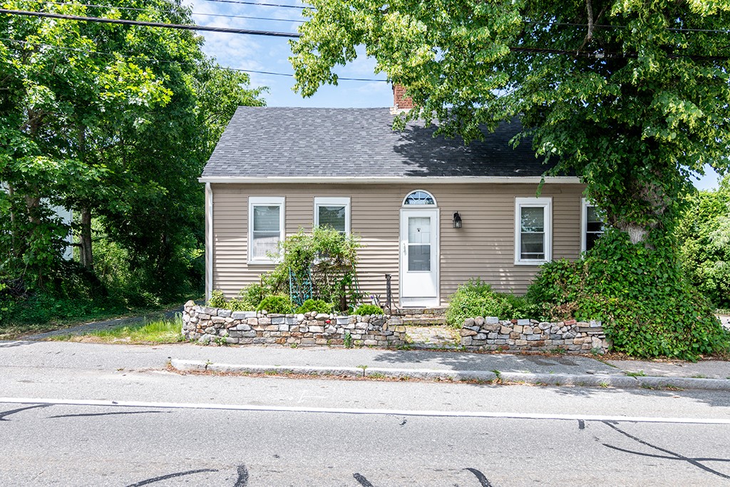 661 Washington Street Coventry, RI 02816 - Photo 1 of 41