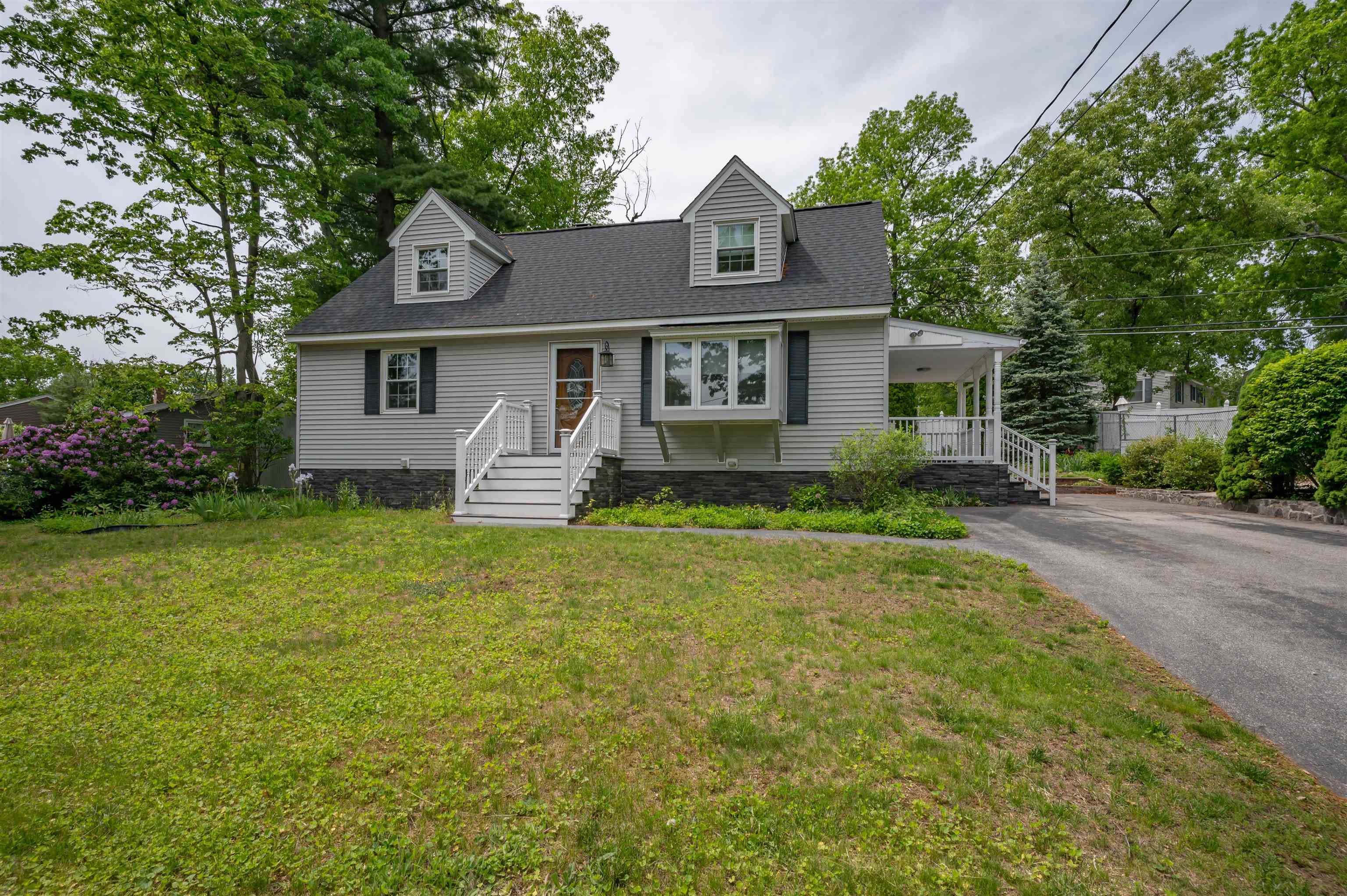 192 Searles Road Nashua, NH 03062 - Photo 4 of 46