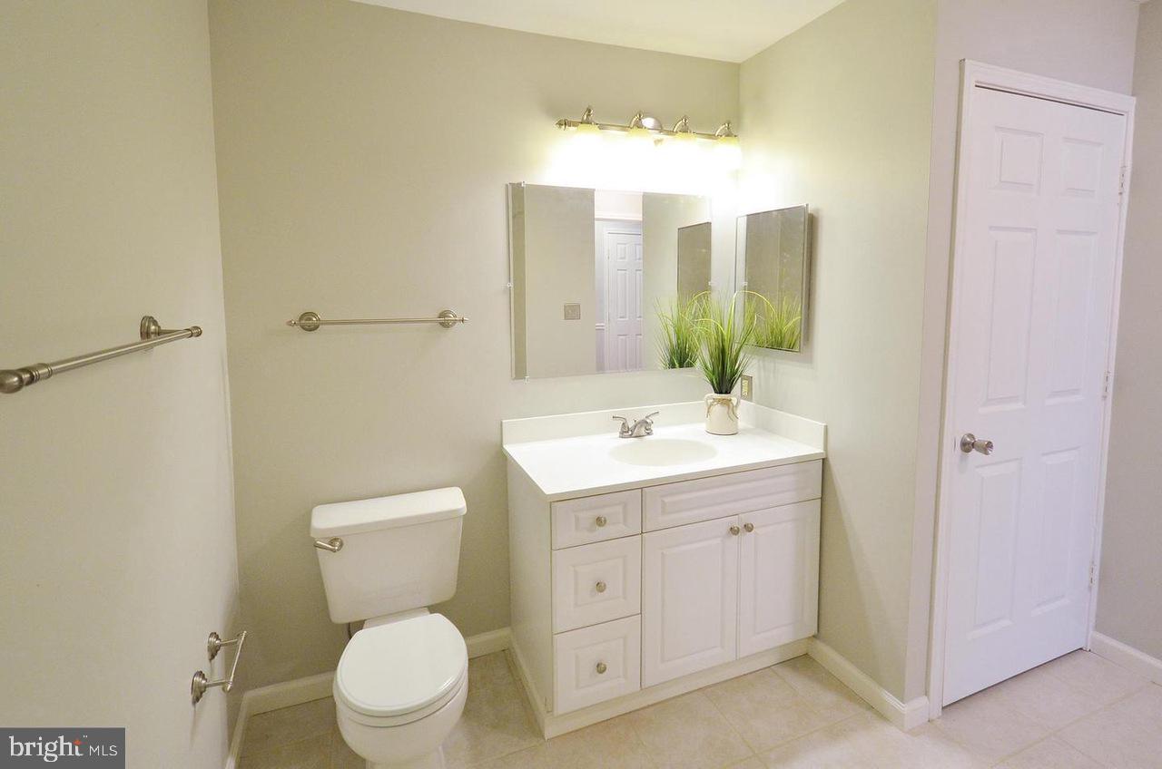 21013 Timber Ridge Terrace, Unit 101 Ashburn, VA 20147 - Photo 17 of 23