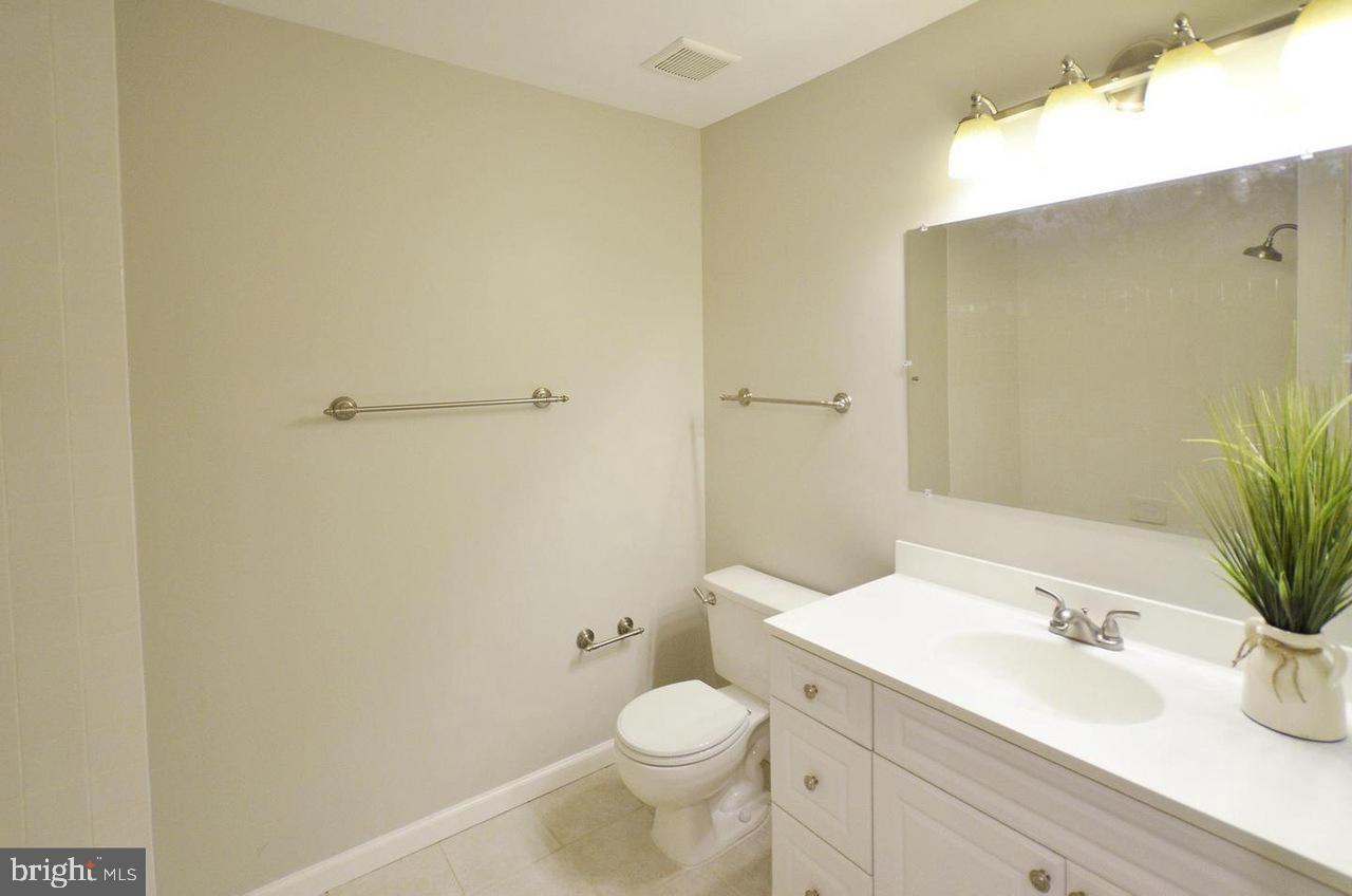21013 Timber Ridge Terrace, Unit 101 Ashburn, VA 20147 - Photo 18 of 23