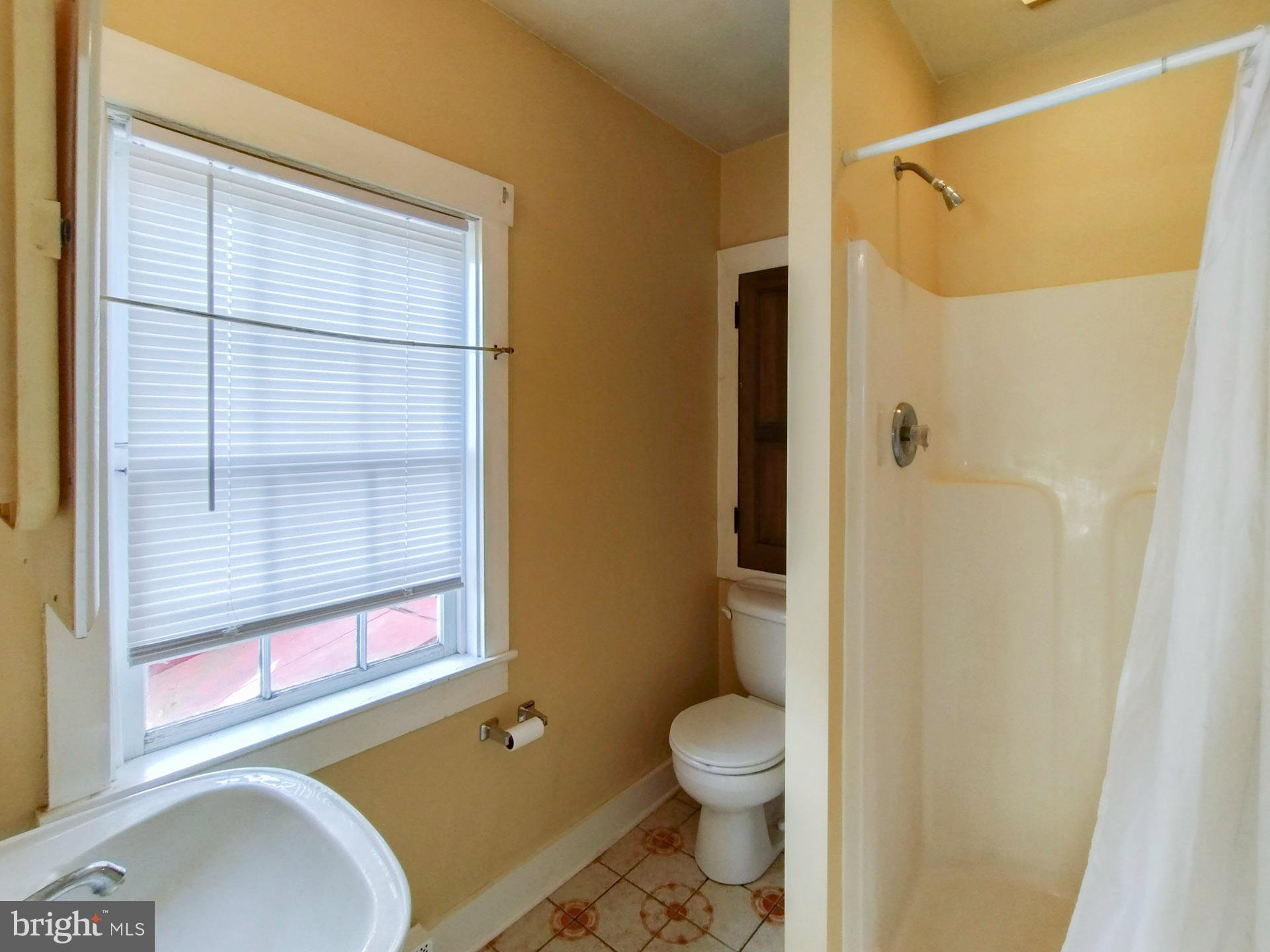 421 Arrowhead Drive Lititz, PA 17543 - Photo 36 of 39 In-Law Batghroom