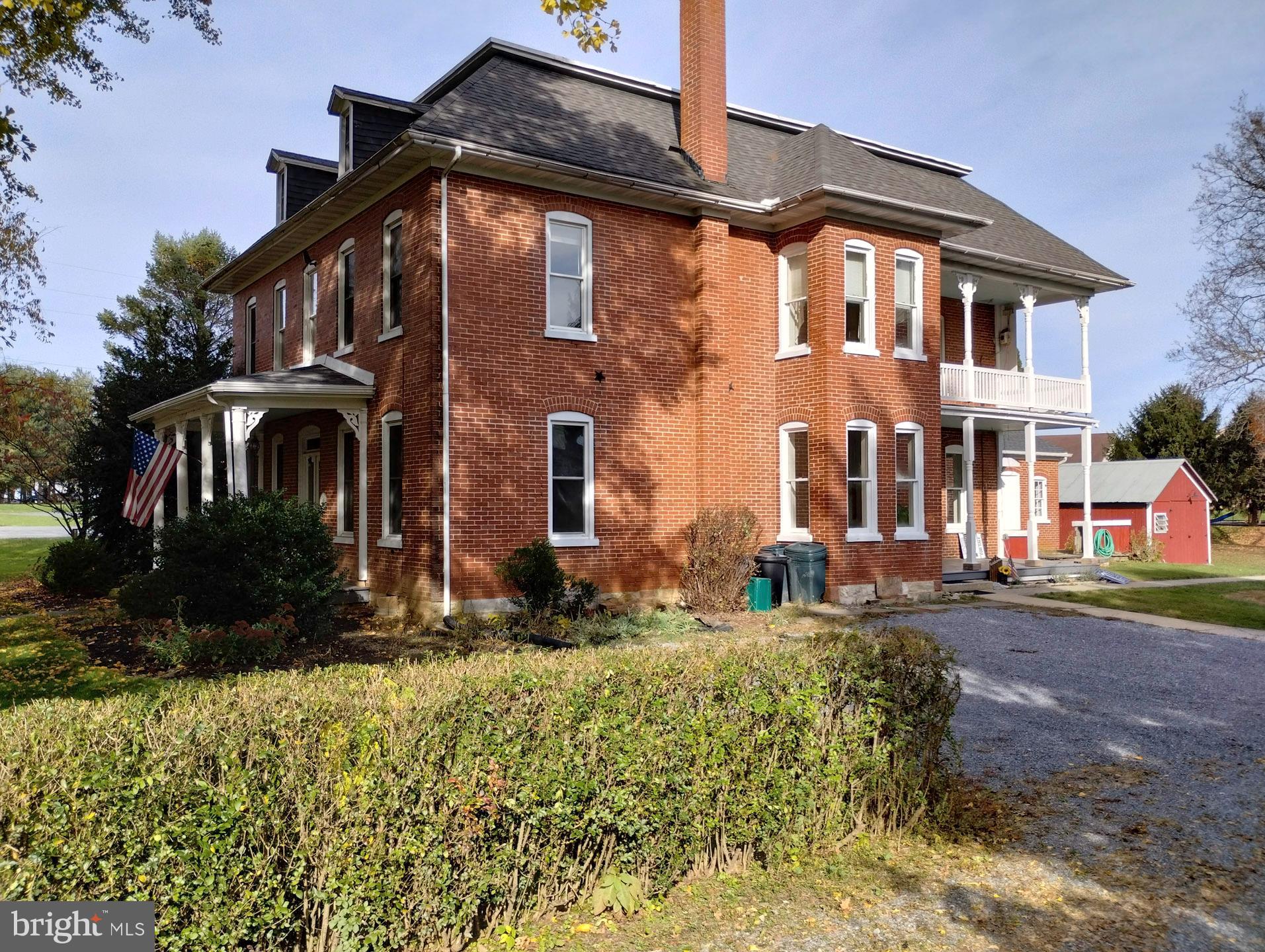 421 Arrowhead Drive Lititz, PA 17543 - Photo 4 of 39 Large Symmetrical Farm House