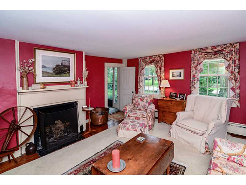 531 Puncatest Neck Road Tiverton, RI 02878 - Photo 11 of 25 Living Room.